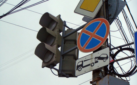 В Кирове из-за грозы сломались шесть светофоров на оживленных перекрестках
