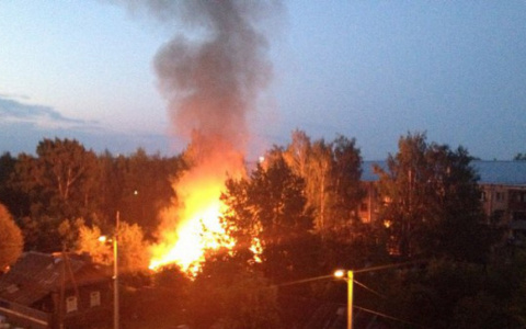 На пепелище сгоревшего дома в Нововятске обнаружили тело