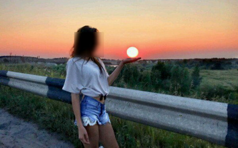 Погибшей в ДТП на Новом мосту 18-летней девушке собирают деньги на похороны