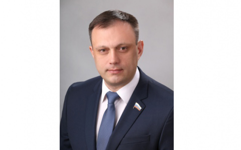 Главу комитета по депутатской этике Кировской думы лишили полномочий за прогулы