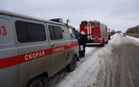 В Кировской области столкнулись трактор и ВАЗ: есть погибшие