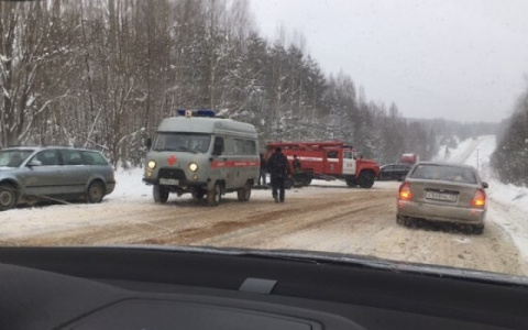 Что обсуждают в Кирове: трагедия на трассе Советск - Яранск и 30-градусные морозы