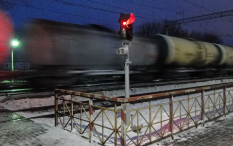 В Кировской области молодой мужчина попал под поезд и выжил
