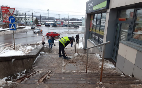Для уборки снега в Кирове хотят привлечь безработных