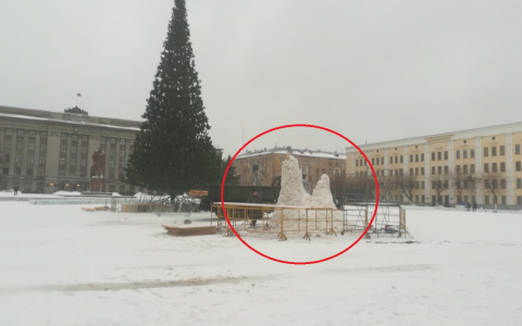 В администрации Кирова рассказали, куда пропали снежные фигуры с Театралки