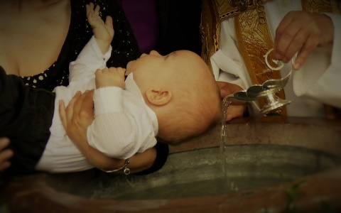 В РПЦ озвучили новые правила крещения детей и взрослых