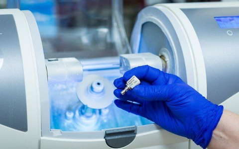 Кировские стоматологи применяют инновации в протезировании
