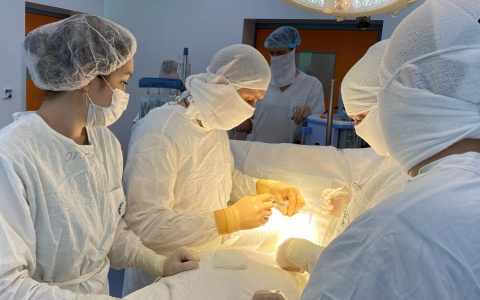 Кировские врачи выполнили сложнейшую операцию на позвоночнике