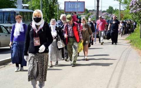 Фоторепортаж: тысячи паломников вышли из Кирова в Великорецкое, несмотря на запрет