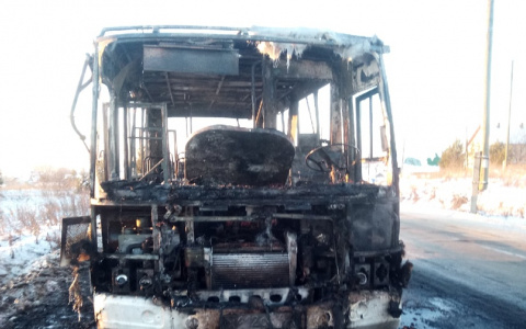 Что обсуждают в Кирове: сгоревший на трассе автобус и преступление в Мурыгино