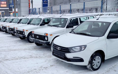 В Кировской области 20 больниц получили новые автомобили для работы с пациентами