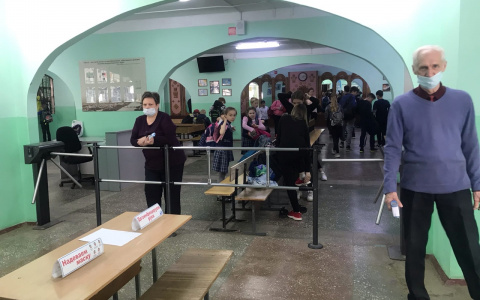 Эксперимент: сложно ли попасть незнакомцу в кировские школы?