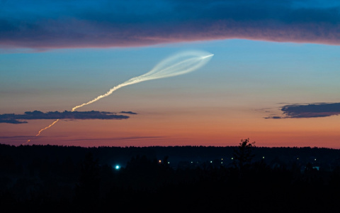 Кировчане наблюдали след от ракеты, запущенной с космодрома Плесецк: фото дня
