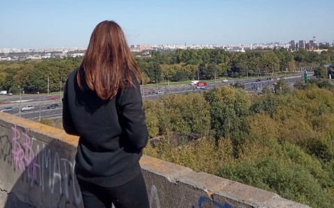 «Мама считает меня монстром»: школьница из Кирова о том, как оказалась в интернате