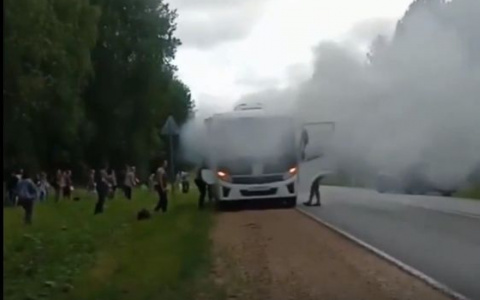 В Кировской области задымился рейсовый автобус с пассажирами
