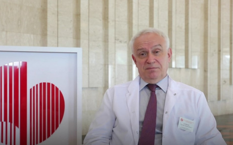 Кардиолог развеял мифы о вакцинации против COVID-19 людей с болезнями сердца