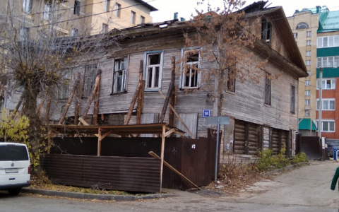 Дом Блюхера на улице Орловской в Кирове может рухнуть в любой момент