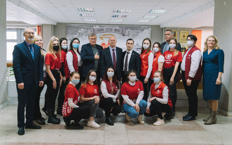 Кировские волонтеры-медики более 5,5 тысячи раз помогли людям на самоизоляции