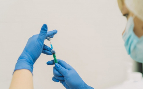 В Кировскую область поставят вакцину от коронавируса для подростков